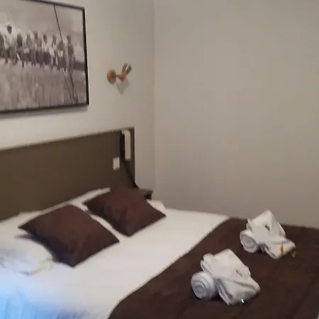 Au Des Moines * Le Mayet-de-Montagne