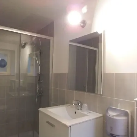 Au Des Moines * Le Mayet-de-Montagne